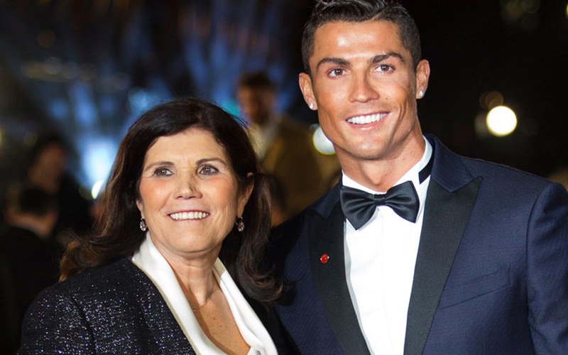 Photo : Cristiano Ronaldo's mum names next club, 