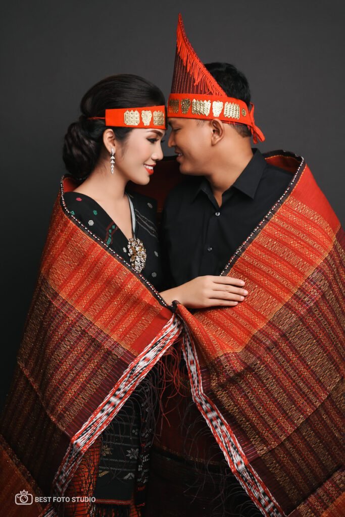 Service - Foto Prewedding Indoor 7 bisikan rindu di tengah kota foto pasangan jakarta.jpg