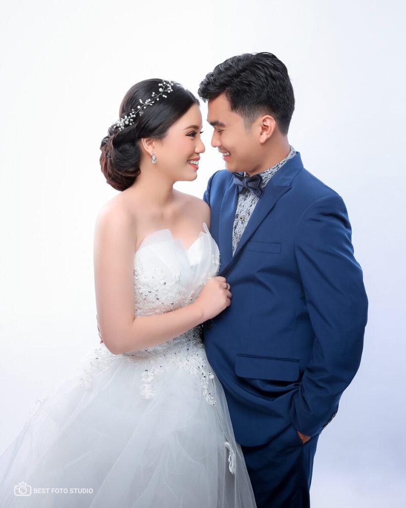 creative couple poses for photoshoot ideas.jpg