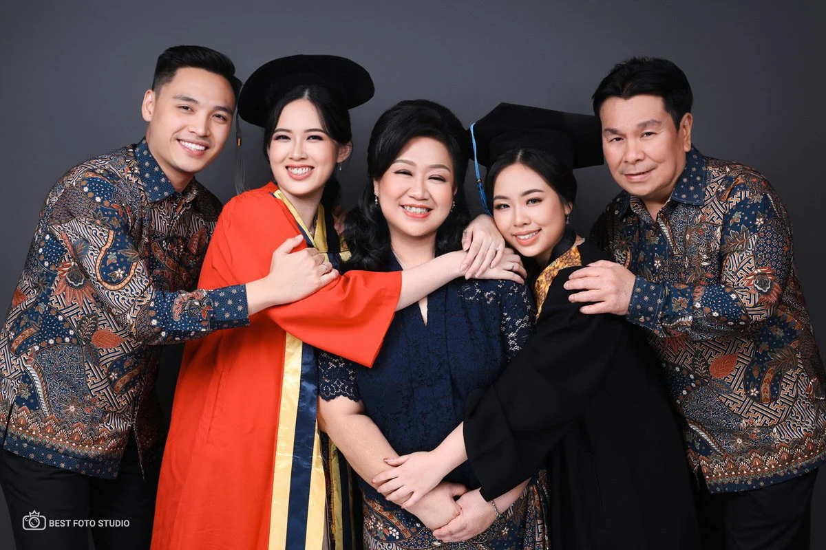 foto kelulusan candid shot tertawa lepas 017.jpg