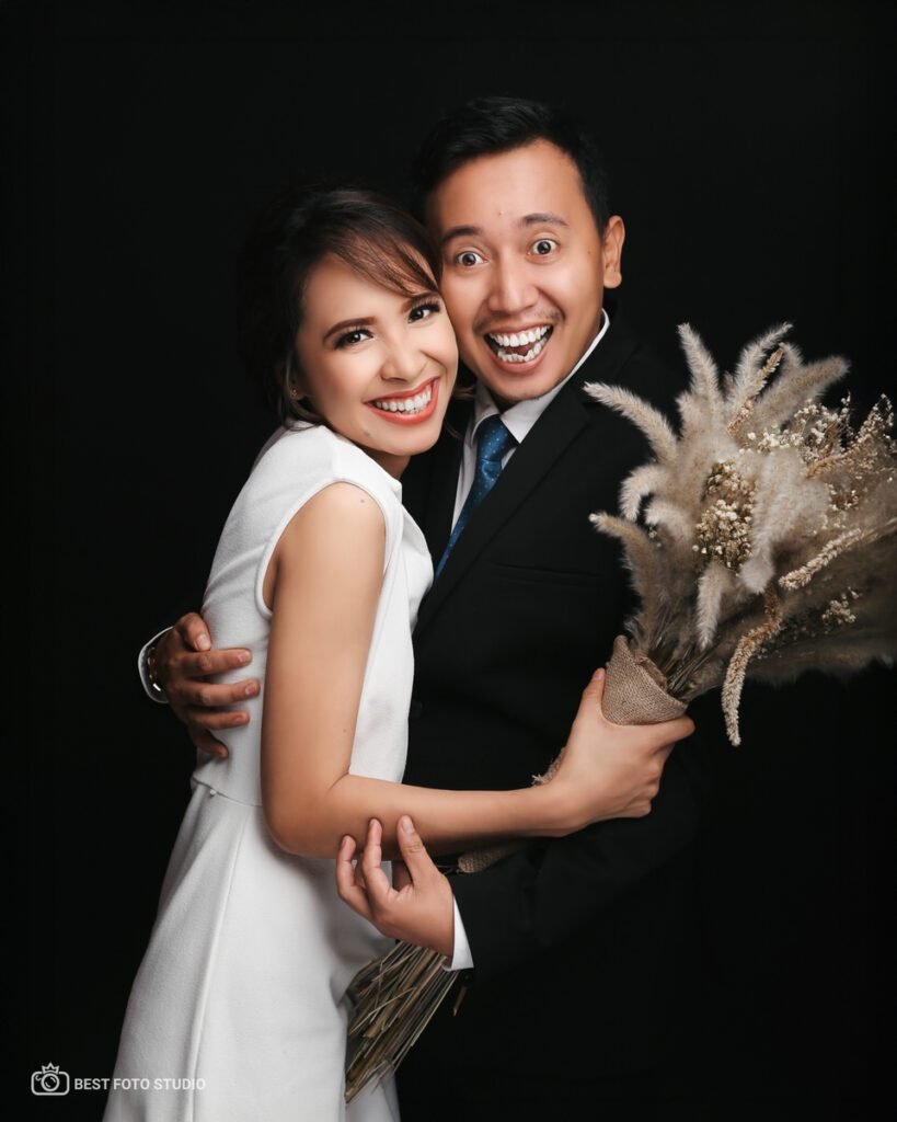 Service - Foto Prewedding Indoor 1 foto pasangan untuk kenangan manis bersama.jpg