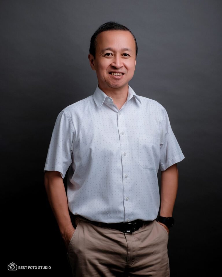 Menabung dan Menikmati Hidup: Rahasia Keseimbangan Finansial Optimal 10 foto personal kasual 03.jpg
