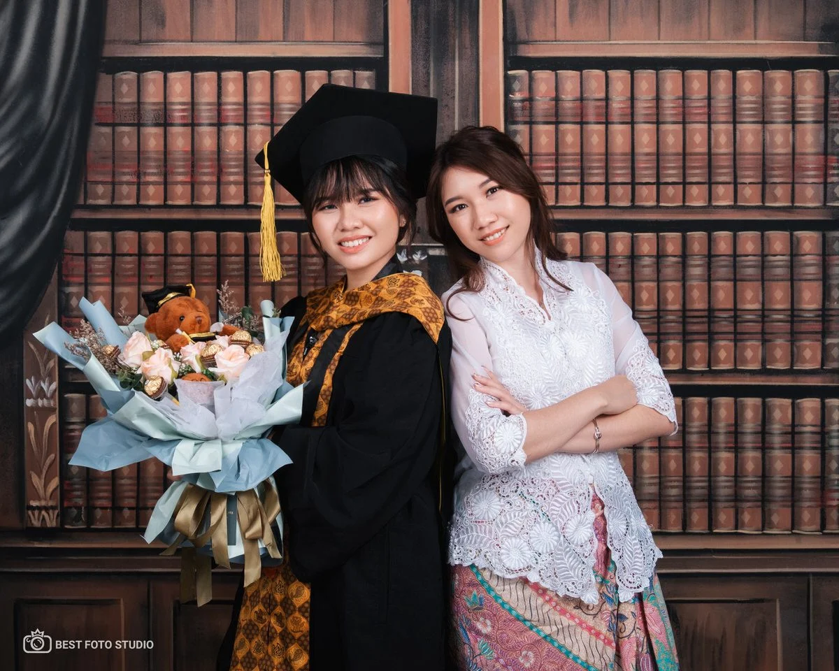 graduation photoshoot kakak adik saling mendukung 003.jpg