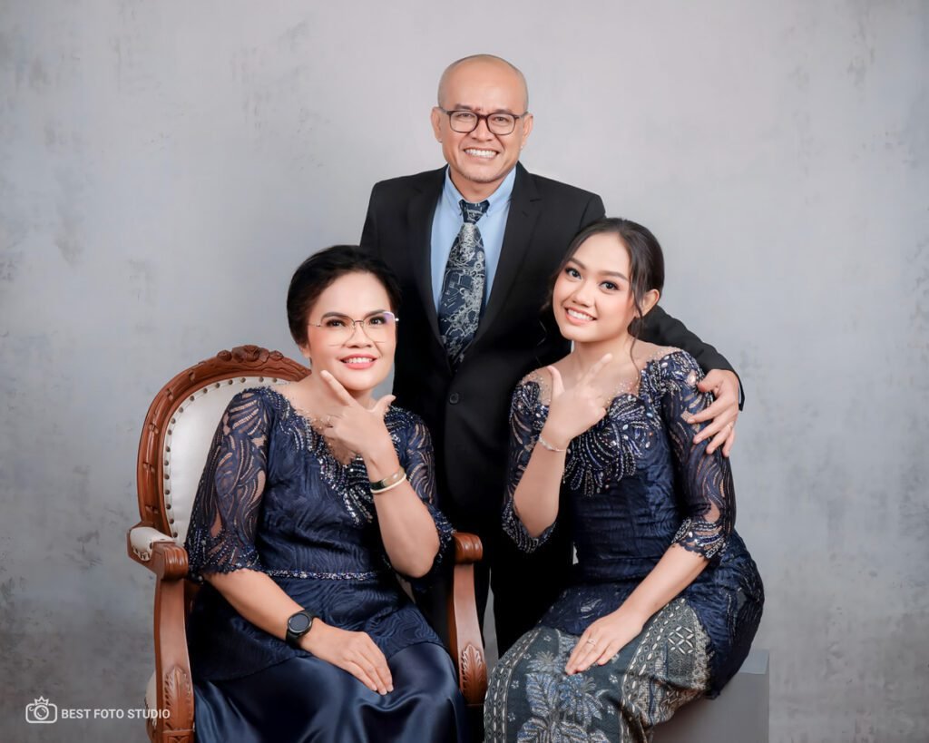 pose foto keluarga bahagia alami 25.jpg