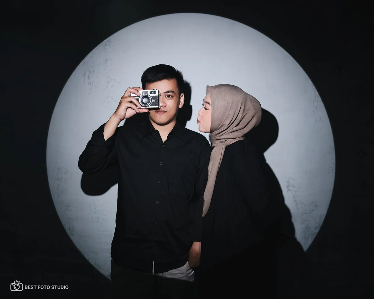 Home 7 prewedding indoor tema modern.jpg