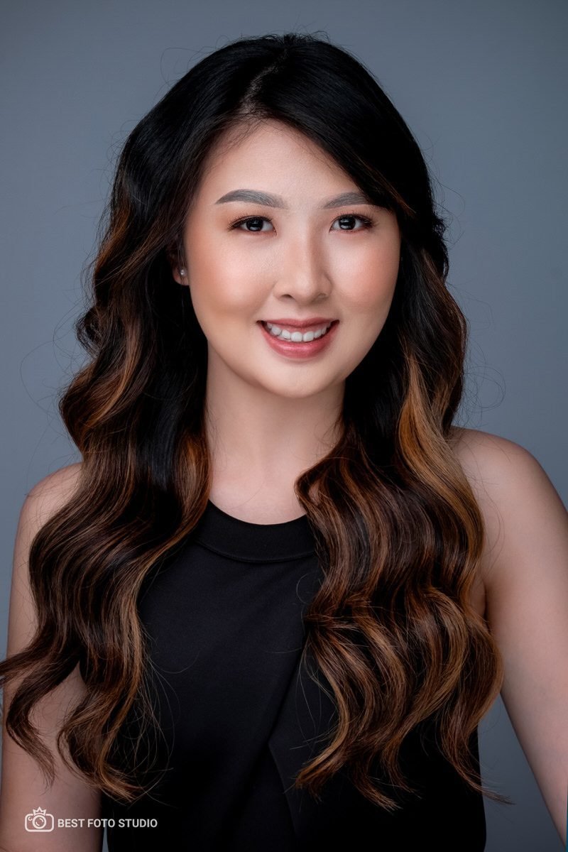 Studio Setup Corporate headshot professional profile gray background neutral di Jakarta Pusat Best Foto Studio