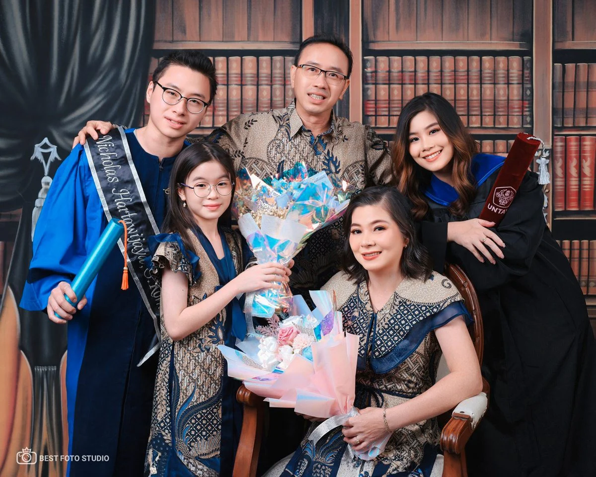 saudara seperjuangan wisuda sukses bareng 152.jpg