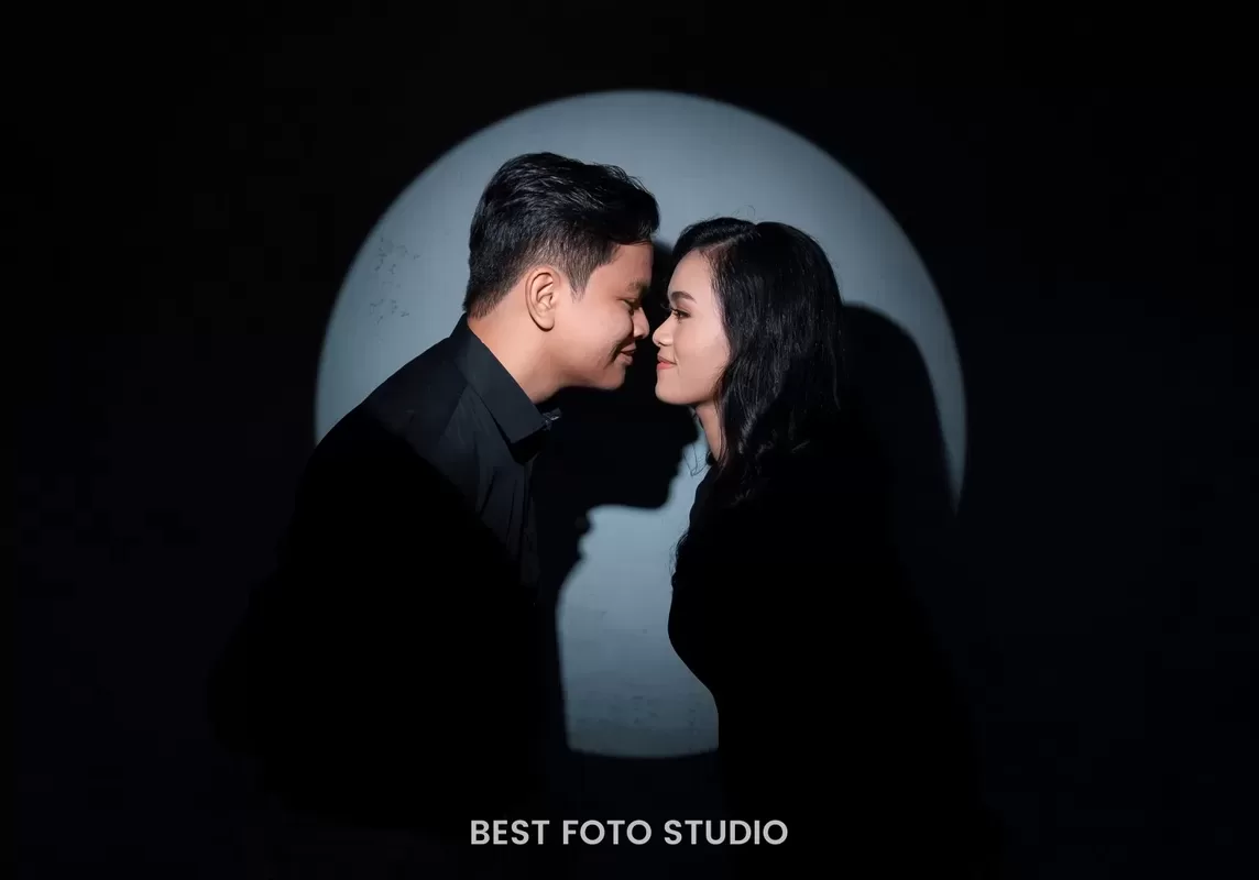 Prewedding Spot Lighting jpg